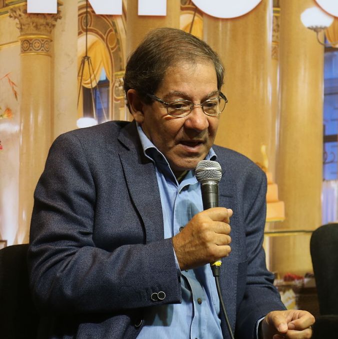 By Averater (Own work) [CC BY-SA 3.0 (http://creativecommons.org/licenses/by-sa/3.0)], via Wikimedia Commons